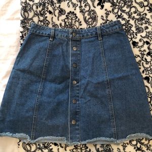 NEED GONE! Vintage skirt 👒